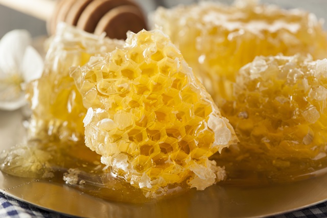 العسل الخام